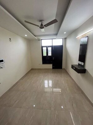 Room in 2 BHK Builder Floor at Sector 57 – for Rent