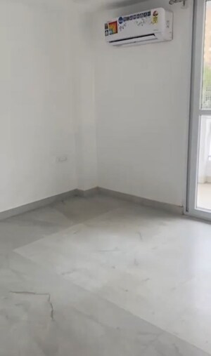 Room in 4 BHK Builder Floor at Sector 49 – for Rent