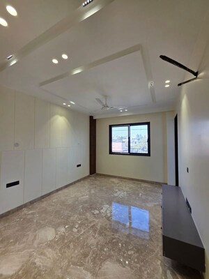 Room in 3 BHK Builder Floor at Ansal Sushant Lok I, Sector 43 – for Sale