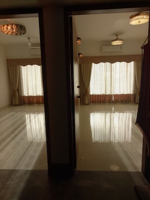 Bedroom in 3 BHK Builder Floor at Defence Colony – for Sale