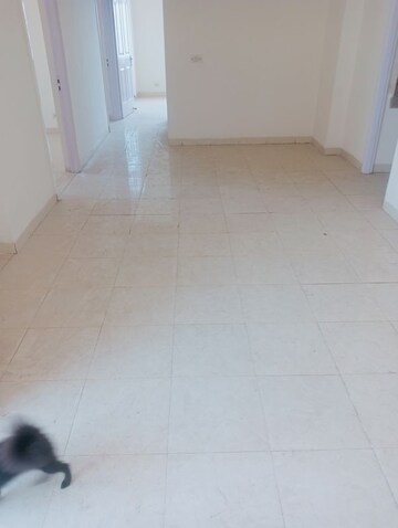 Room in 3.5 BHK Apartment at Pioneer Park Phase 1, Sector 61 – for Rent