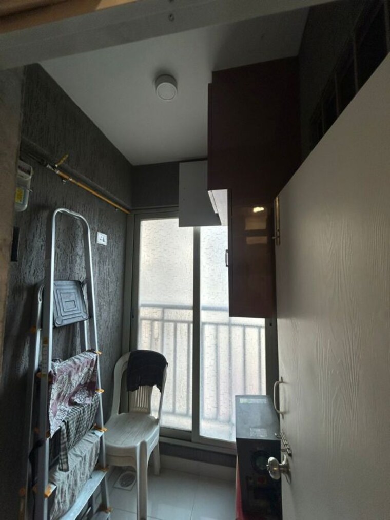 undefined, centre-point-society 2 Bedroom 780 Sq.Ft. Apartment In Panch Pakhadi Thane 9815479