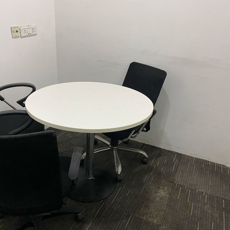 Team Area, jmd-galleria Commercial Office Space 800 Sq.Ft. In Tikri Gurgaon 9815530