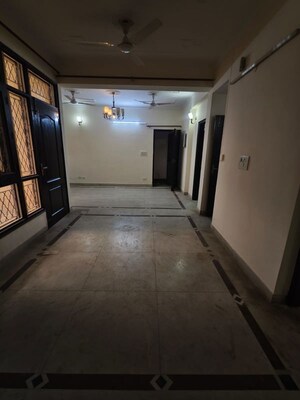 Room in 3 BHK Apartment at Sector 5 Dwarka – for Rent