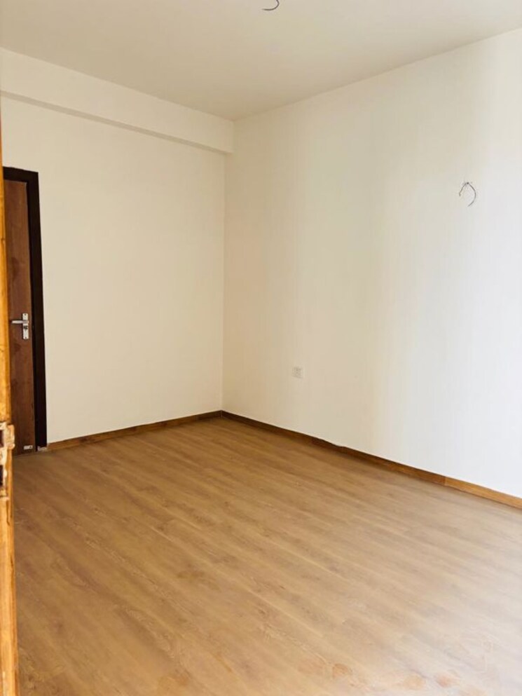 Room, tulip-yellow 3 Bedroom 1704 Sq.Ft. Apartment In Sector 69 Gurgaon 9815563