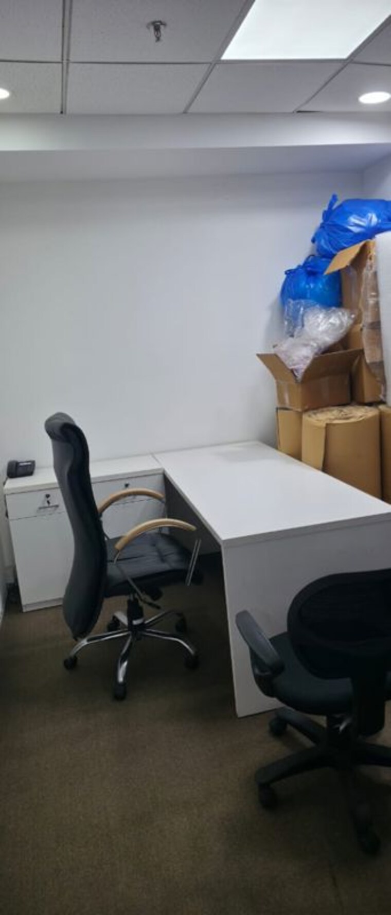 Team Area, spaze-itech-park Commercial Office Space 1800 Sq.Ft. In Sispal Vihar Gurgaon 9815566