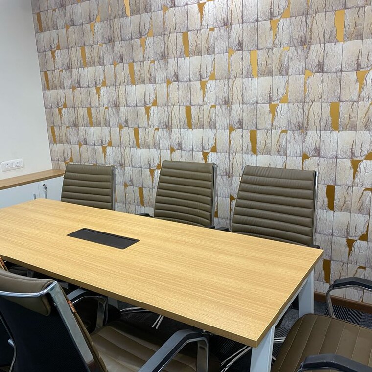 Team Area, spaze-itech-park Commercial Office Space 2000 Sq.Ft. In Sispal Vihar Gurgaon 9815573