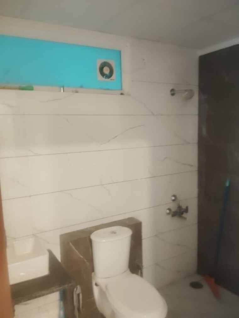 Bathroom, sirsi road 3 Bedroom 1528 Sq.Ft. Builder Floor In Sirsi Road Jaipur 9815589