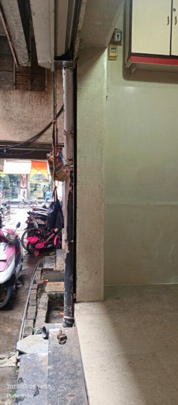  Shop – Exterior View View at Guruwar Peth - for Rent