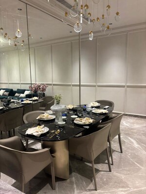 Master Bedroom in 5 BHK Apartment at Andheri West – for Sale