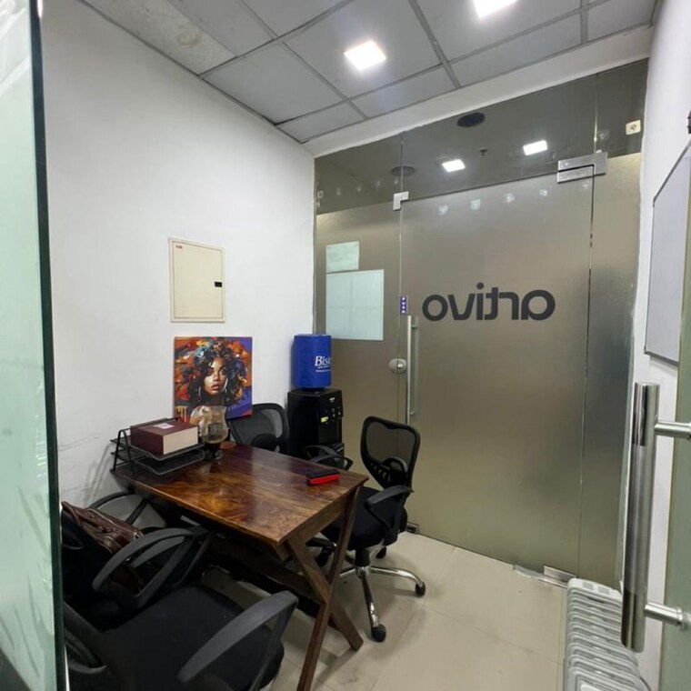 Team Area, netaji subhash place Commercial Office Space 700 Sq.Ft. In Netaji Subhash Place Delhi 9815774