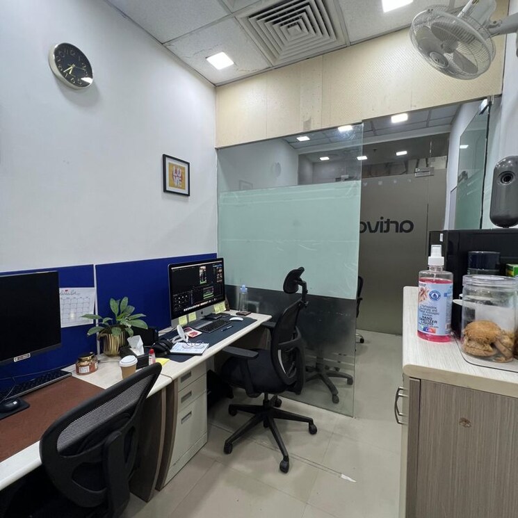Team Area, netaji subhash place Commercial Office Space 700 Sq.Ft. In Netaji Subhash Place Delhi 9815774