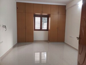 Room in 3 BHK Builder Floor at Hsr Layout – for Rent