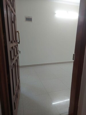 Room in 3 BHK Builder Floor at Hsr Layout – for Rent