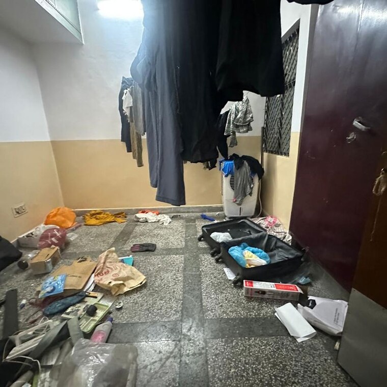 Team Area, katwaria sarai 3.5 Bedroom 1250 Sq.Ft. Builder Floor In Katwaria Sarai Delhi 9815784