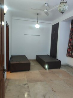6 BHK + Pooja Room,Servant Room Independent House For Rent in RWA Apartments Sector 47