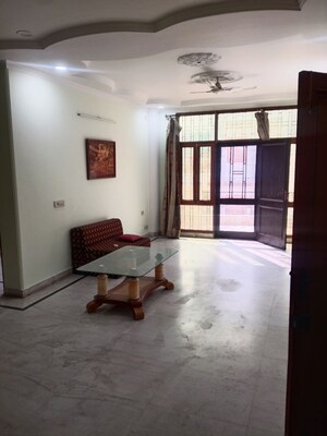 Room in 2 BHK Villa at RWA Apartments Sector 27, Sector 27 – for Rent