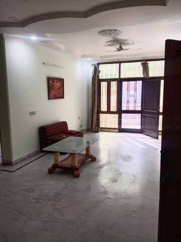 Room in 2 BHK Villa at RWA Apartments Sector 27, Sector 27 – for Rent