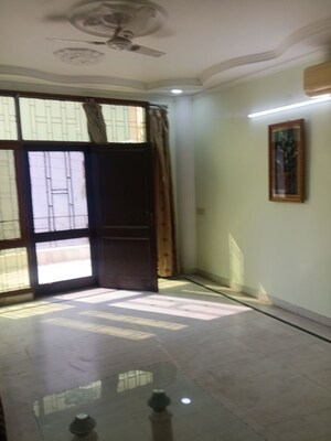 Room in 2 BHK Villa at RWA Apartments Sector 27, Sector 27 – for Rent
