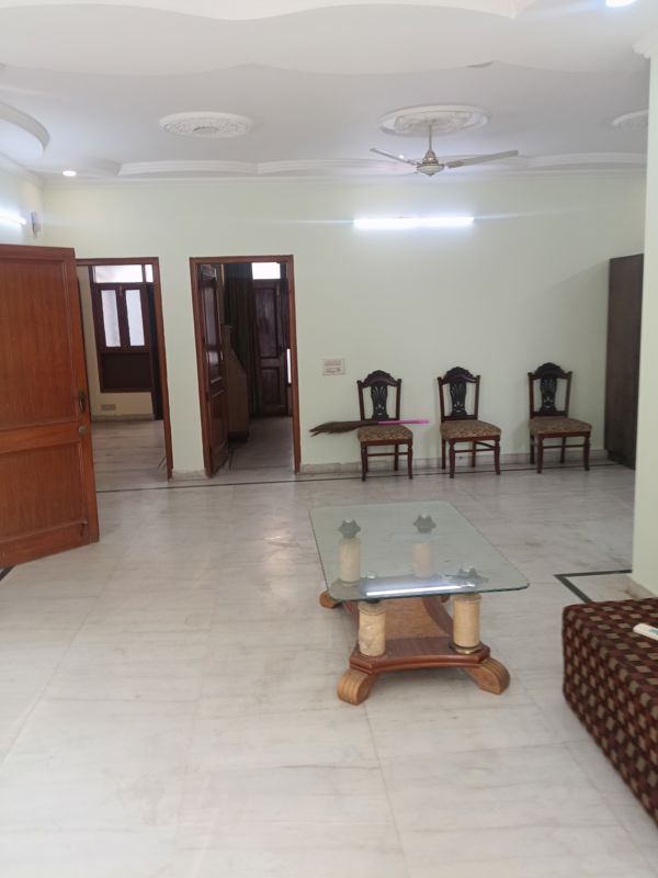 2 BHK Villa For Rent in RWA Apartments Sector 27
