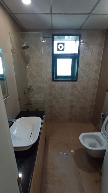 Bathroom in 3 BHK Apartment at Signature Global City 63A, Sector 63a – for Rent