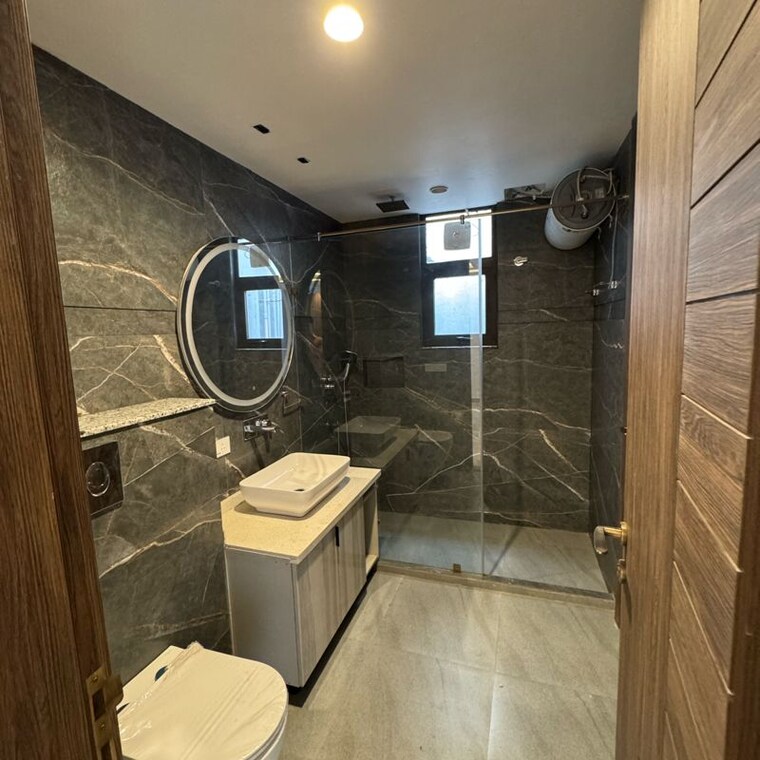 Bathroom, dlf city phase 3 4 Bedroom 3830 Sq.Ft. Builder Floor In Dlf City Phase 3 Gurgaon 9815826