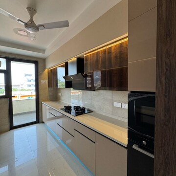 Kitchen in 4 BHK Builder Floor at Dlf City Phase 3 – for Sale