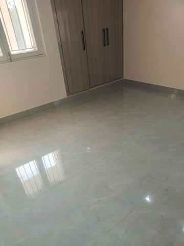 Room in 3 BHK Villa at RWA Apartments, Sector 31 – for Rent