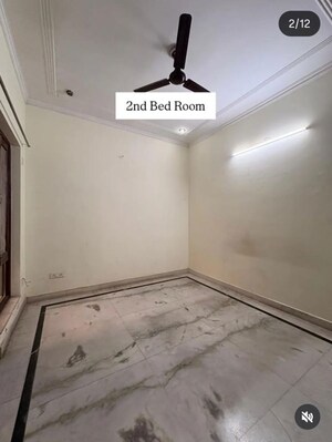 Room in 2 BHK Apartment at RWA Apartments Sector 52, Sector 52 – for Rent