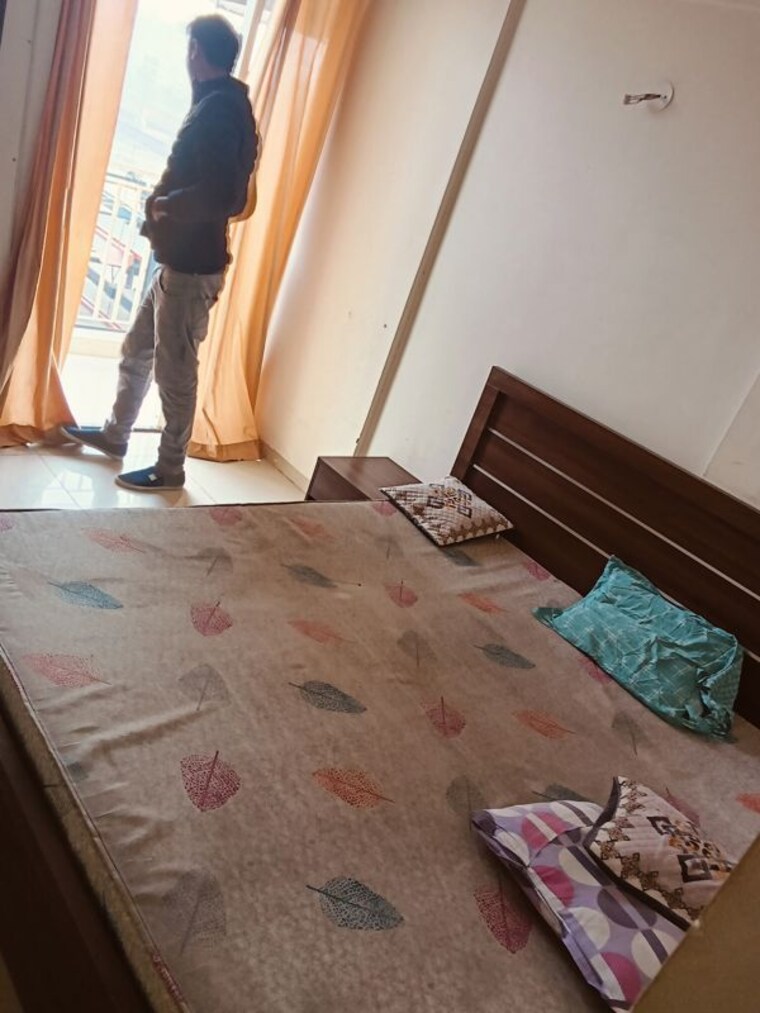 Bedroom, wave-dream-homes 1 Bedroom 578 Sq.Ft. Apartment In Wave City Ghaziabad 9816034