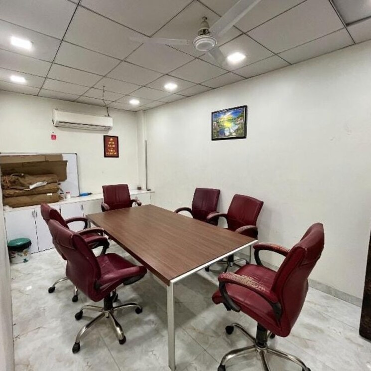 Team Area, netaji subhash place Commercial Office Space 600 Sq.Ft. In Netaji Subhash Place Delhi 9816037