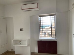 Room in 3 BHK Apartment at Ivory Towers CHS LTD, Bhakti Park – for Rent