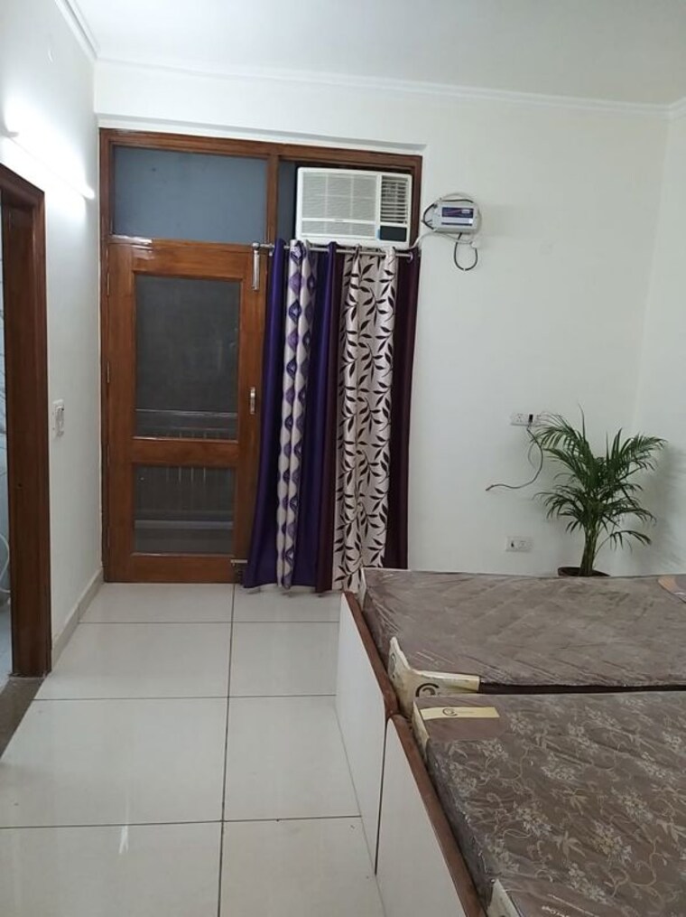 undefined, sector 35 1 RK 650 Sq.Ft. Independent House In Sector 35 Noida 9816081