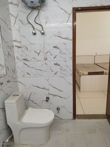 Master Bedroom in 1 RK Independent House at Sector 35 – for Rent