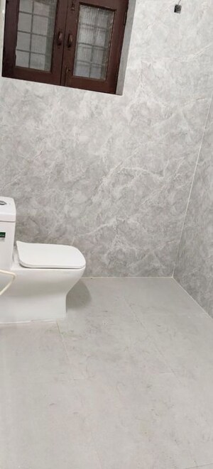 Bathroom in 2 BHK Villa at RWA Apartments Sector 41, Sector 41 – for Rent