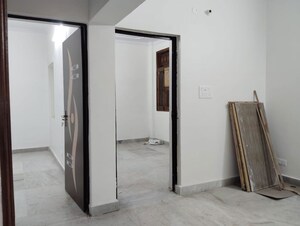 Room in 2 BHK Apartment at Apex Anuradha Apartments, Paschim Vihar – for Rent