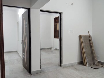 Room in 2 BHK Apartment at Apex Anuradha Apartments, Paschim Vihar – for Rent