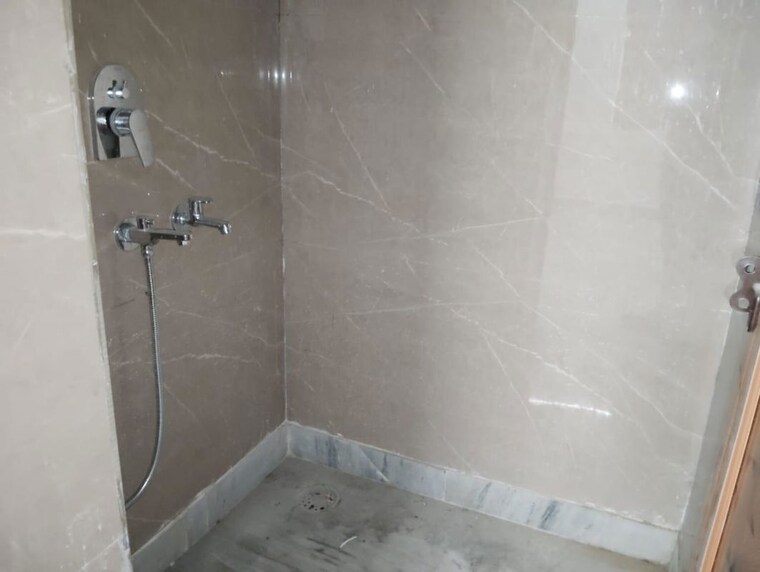 Bathroom, apex-anuradha-apartments 2 Bedroom 60 Sq.Yd. Apartment In Paschim Vihar Delhi 9816115