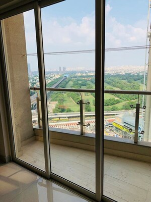 Balcony in 3.5 BHK Apartment at Sunlight Apartments Sector 44, Sector 44 – for Rent