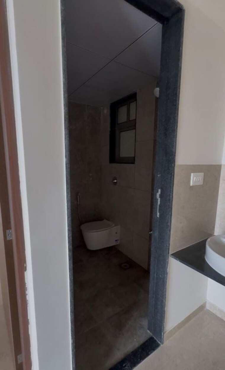 Bathroom, vilas-javdekar-yashwin-enchante 2 Bedroom 730 Sq.Ft. Apartment In Kharadi Pune 9807456