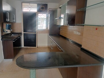 Kitchen in 3.5 BHK Apartment at Parsvnath Green Ville, Sector 48 – for Rent