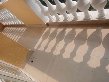 Furnished Amenities in 3.5 BHK Apartment at Parsvnath Green Ville, Sector 48 – for Rent