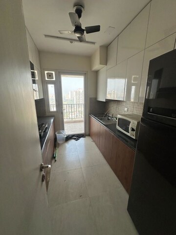 Building Lobby in 3 BHK Apartment at DLF The Skycourt, Sector 86 – for Rent