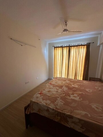 Bedroom in 3 BHK Apartment at DLF The Skycourt, Sector 86 – for Rent