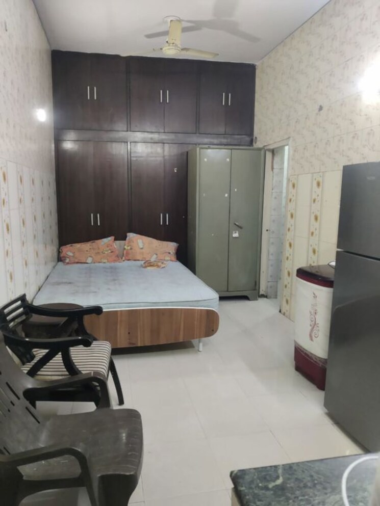 Living Room, sector 37 2.5 Bedroom 1800 Sq.Ft. Villa In Sector 37 Noida 9816268