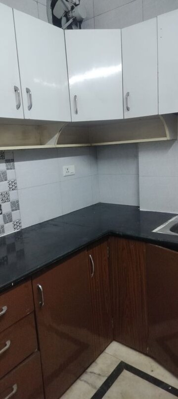 Kitchen in 2.5 BHK Apartment at Janakpuri – for Rent