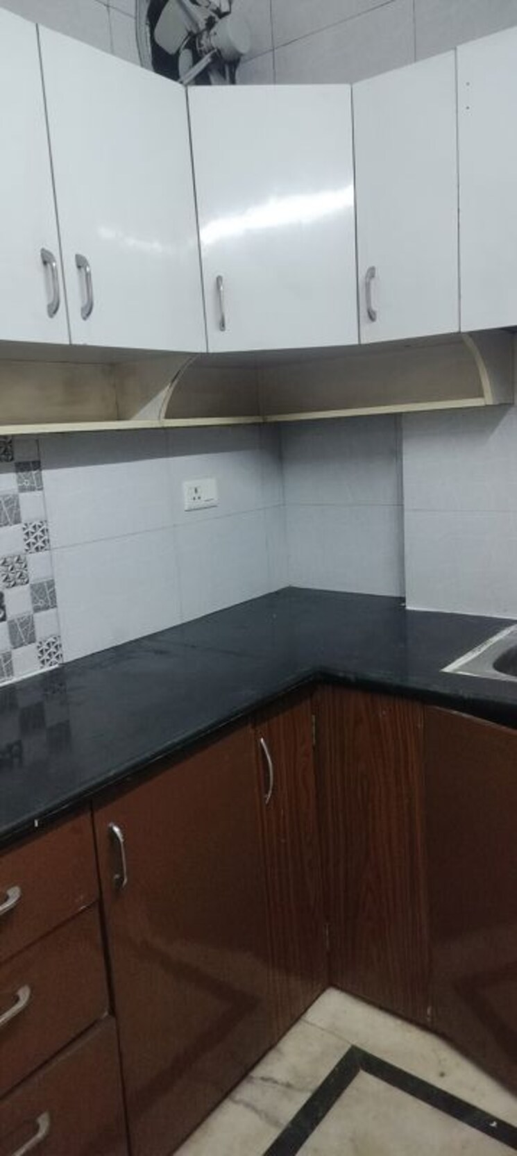 Kitchen, janakpuri 2.5 Bedroom 900 Sq.Ft. Apartment In Janakpuri Delhi 9816329