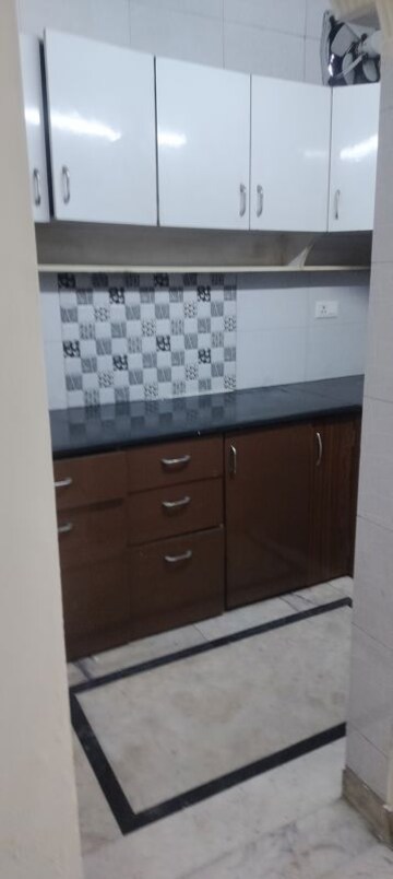 Kitchen in 2.5 BHK Apartment at Janakpuri – for Rent