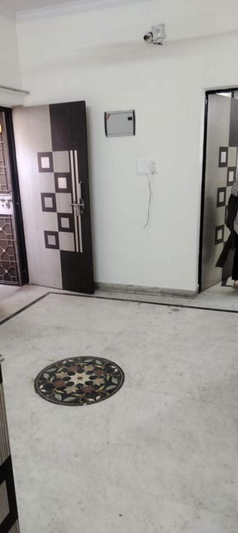 Room, janakpuri 2.5 Bedroom 900 Sq.Ft. Apartment In Janakpuri Delhi 9816329