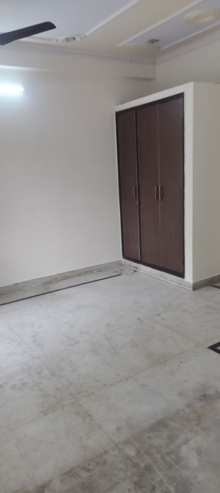Room, janakpuri 2.5 Bedroom 900 Sq.Ft. Apartment In Janakpuri Delhi 9816329